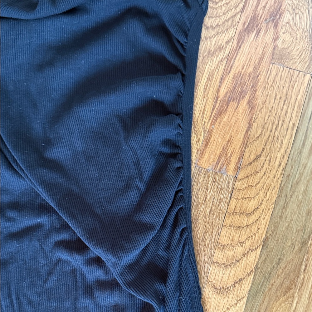 One-Shoulder Ribbed Ruched Black Dress - Picture 3 of 3